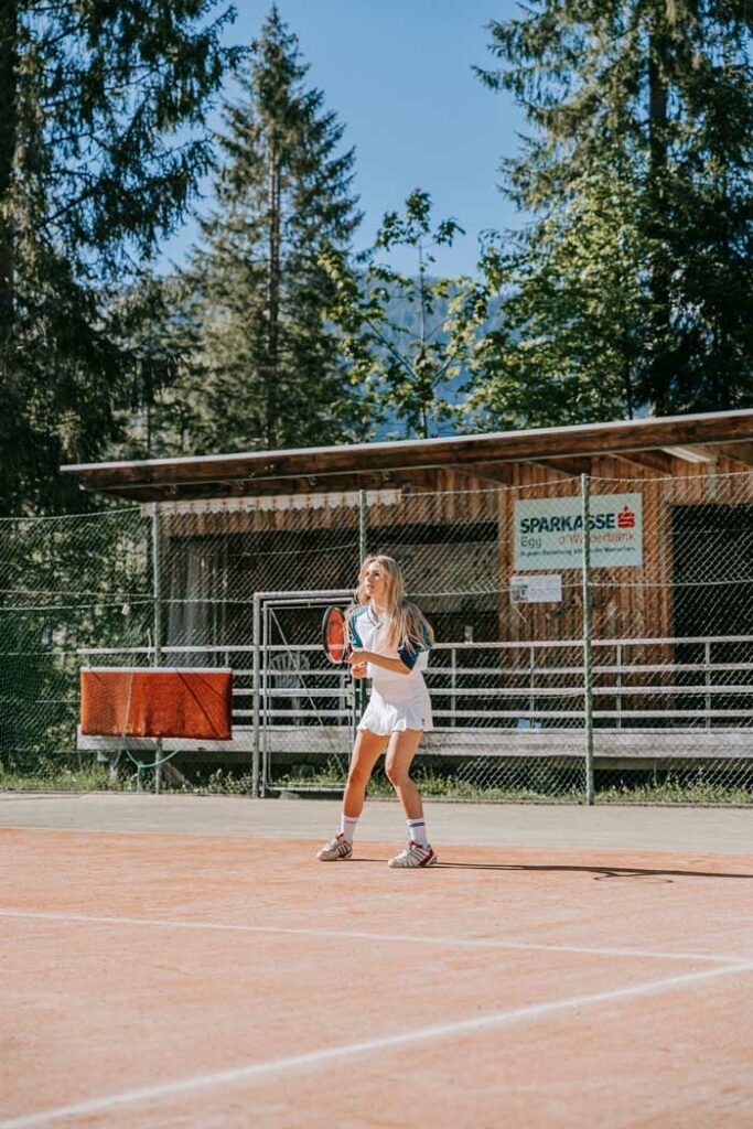 Sport mit weißen Socken von Immer Zwo von Pia Pia Pia.